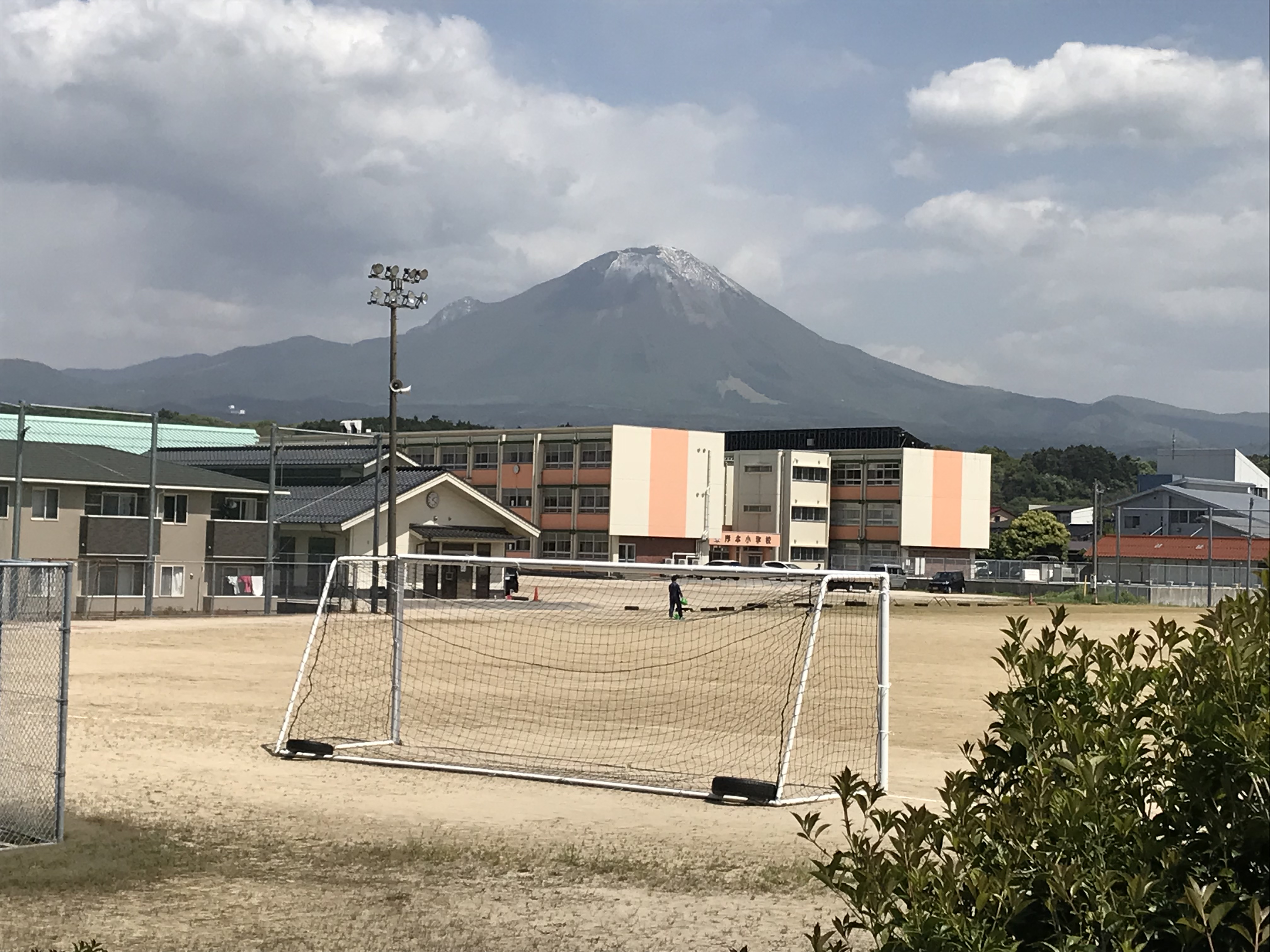 岸本小学校グラウンド